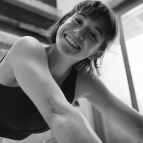 Sara OUWENDYK - Pilates Genève - Le Pilates Loft Thônex | Studio de Pilates et Yoga